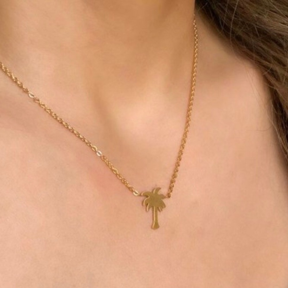 ✨New✨Gold Palm Tree Necklace✨